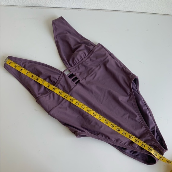 Shade and Shore one‎ piece lavender swimsuit, high cut thigh large - Picture 9 of 11